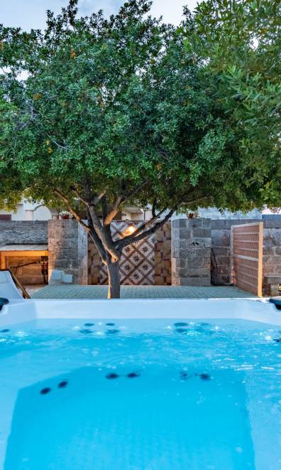 Villa Giulia w/hot tub - Artemisia Homes